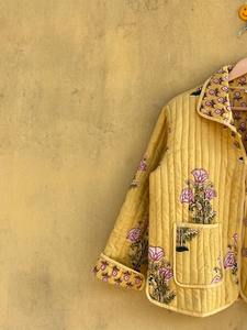 Veste en coton matelassée bohème, veste réversible à motifs floraux, imprimé à la main, vêtement d'hiver léger, veste pour femmes toutes saisons - Product Image 3