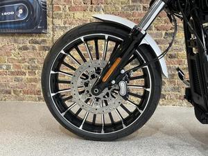 Motocicleta Softail FXBRS de Calidad con Poco Kilometraje - Product Image 5