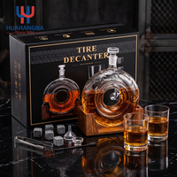 Ensemble de carafe à whisky de luxe en forme de pneu, carafe à liqueur en verre cristal avec support en bois, accessoires pour bar, cadeau, vente en gros
