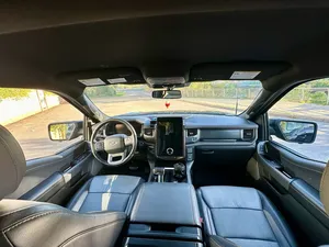F-150 Lightning Standard Range 98 kWh XIV d'occasion 2022, faible kilométrage, automatique, toit ouvrant panoramique, feux LED, feux diurnes LED, 6 places - Product Image 6