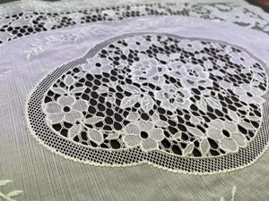 Personalizado de alto rendimiento de tela de encaje de lujo hermoso y elegante diseño personalizado para la venta al por mayor - Product Image 2