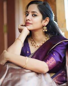 Saree à bordure en jacquard de soie d'art magnifique avec chemisier de course non cousu pour femmes vêtements de mariage exportations de vesta de fête - Product Image 6