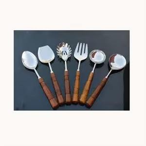 Set de service à salade de forme martelée en résine rose et poignée en cristal doré en acier inoxydable Design royal Outils de cuisine à utiliser - Product Image 3