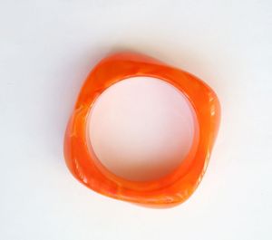 CONCEPTION DE BRACELET EN RÉSINE PERSONNALISÉE COULEUR ÉLÉGANTE UNIQUE CONCEPTION COMPLÈTE BRACELETS COULEUR PLEINE ET FNSH Bracelet ÉPOXY en résine de petite taille - Product Image 5