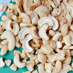 Fabrication de noix de cajou WS Noix de cajou Emballage de noix de cajou exporté en gros vers l'UE, le Moyen-Orient et l'Asie depuis Santigo - Product Image 1