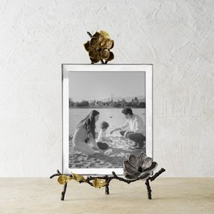 Cadre photo en métal artisanal, créé pour une décoration intérieure unique et des idées de présentation de cadeaux mémorables - Product Image 3