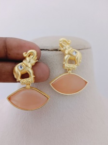 Ensemble de boucles d'oreilles en laiton doré Regal Gajamukta personnalisable, motif éléphant lourd, motif géométrique, produit en vrac - Product Image 4