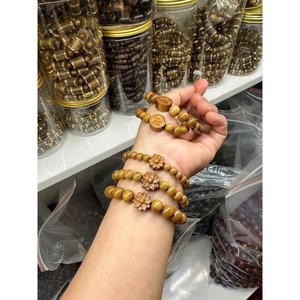 Fragrant Wood <b>Beaded</b> <b>Bracelets</b> and Pendant Necklace Floral Shape Buddhist Religious Style - Product Image 1