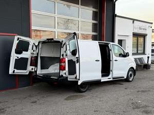 Nouvelle fourgonnette Toyota Pro Ace L2 avec climatisation et régulateur de vitesse, 3 places, boîte de vitesses manuelle, fourgonnette de livraison de type boîte - Product Image 5