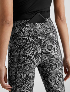 <b>Women's</b> Quick Dry Sports Fitness Yoga <b>Leggings</b> Designable Wholesale Comfortable Sexy Pant for Adults Solid <b>Pattern</b> - Product Image 3