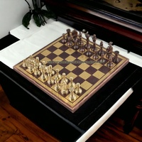 Jeu d'échecs artisanal en laiton massif, pièces décoratives, jeu de société, cadeau, présentoir, design traditionnel de luxe, artisanat métallique
