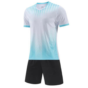 Fabricante de Uniformes de Fútbol Personalizados al por Mayor, Camisetas y Pantalones Cortos Ligeros de Secado Rápido para Equipos, Unisex, Producción al por Mayor para Adultos - Product Image 5