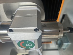 Machine de découpe de coques de bagages CNC à 10 axes de haute précision pour la production de valises en Inde - Product Image 3