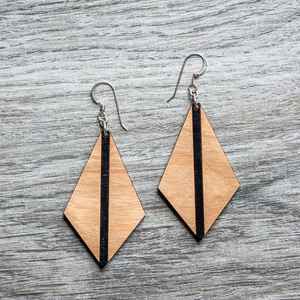 Pendientes colgantes de moda de madera de diseño único de estilo clásico recién llegados 2023 fabricados y exportados por el exportador de artesanías indias - Product Image 5