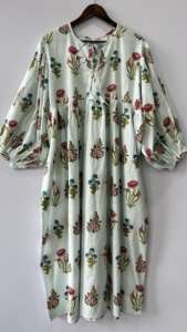 ชุดคลุมเข่าผ้าฝ้าย100% งานทำด้วยมือชุดเดรสคลุมเข่าลายหัวใจสีแดงชุดเดรสหลวมลายทางแขนพัฟผ้าทอเอวหลวมพอดีตัว - Product Image 2