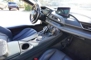 Auto Usado Premium 2019 BMW i8 Roadster Híbrido Enchufable de 369 hp - Product Image 5