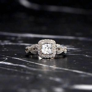 1,00 CTW Princess Cut Nupcial Set Moissanite Aniversario y regalo de cumpleaños Anillo de banda para Mujeres para el amor - Product Image 1