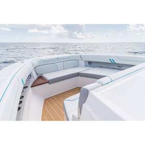 Bateau de pêche 2025 Regal 43 SAV ULTIMATE - Product Image 3