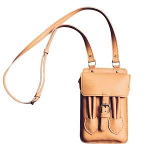 Bolso bandolera de cuero genuino hecho a mano de primera calidad, monedero cruzado duradero para la moda diaria informal y de viaje de Indonesia - Product Image 6