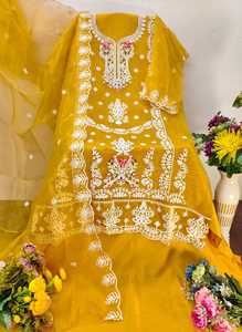Ensemble haut et bas en organza et soie ethnique exclusif pour femme avec broderie dentelle double face Dupatta Autres accessoires ethniques - Product Image 4