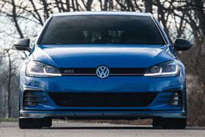 PRÊT À EXPÉDIER - VÉHICULE D'OCCASION CONDUITE À GAUCHE |   Conduite à droite |   2019 V O L K S W A G E N GTI RABBIT EDITION |   Boîte de vitesses manuelle à 6 rapports - Product Image 4