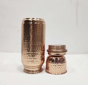 Bouteille d'eau en cuivre pur de style indien traditionnel pour le bien-être ayurvédique et l'amélioration de la santé naturelle - Product Image 3