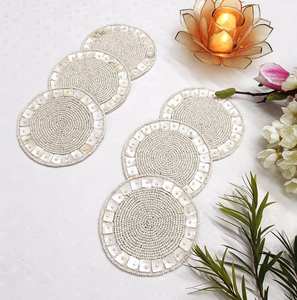 Dessous de verre en nacre classique fabriqué à la main avec des motifs d'incrustation de coquillages artistiques - Product Image 1