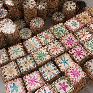 Magnifique dessous-de-verre en rotin vietnamien et nacre pour une décoration bohème chic et un usage quotidien en cuisine - Product Image 1