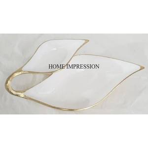 Bandeja de servicio de forma antigua única recubierta de polvo de Color blanco más demandada con bordes de diseñador de bolas de Metal pulido brillante plateado - Product Image 5