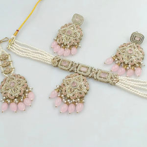 Ensemble indien traditionnel et à la mode plaqué or et long Mala avec boucles d'oreilles et collier combiné Maagtika pour femmes - Product Image 1