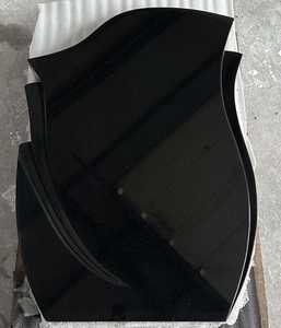 Homenajeando a los recuerdos con la eterna elegancia del granito negro absoluto. - Product Image 3