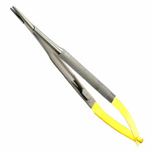 Portaagujas Castroviejo de Media Punta Dorada de 6 Pulgadas Recto con Insertos de Carburo de Tungsteno, Portaagujas Quirúrgico de SurgiRight - Product Image 2