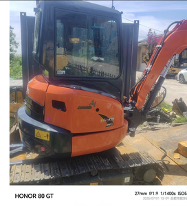 Excavadora usada Kubota U35 de 3.5 toneladas, modelo 2023, con pocas horas de uso, en buen estado, tipo mini excavadora sobre orugas. - Product Image 4