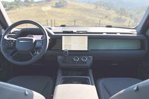 LAND ROVER DEFENDER 90 2023 USADO, EDICIÓN 75 ANIVERSARIO, Volante a la Izquierda/Derecha - Product Image 2