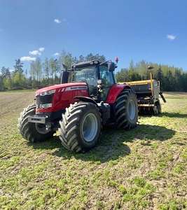 Tracteurs Massey Ferguson conçus pour de longues heures de travail. - Product Image 1