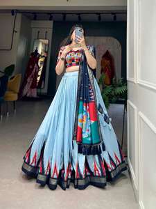 Lehenga Choli en soie de Tussar pure tissée à la main de fabrication indienne pour les femmes et les occasions de fête disponibles à un prix abordable - Product Image 4