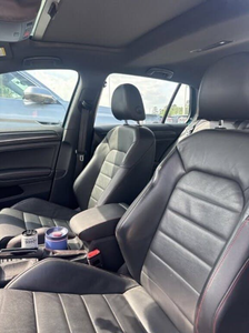 Volkswagen Golf GTI 2019 d'occasion, conduite à gauche/droite - Product Image 4