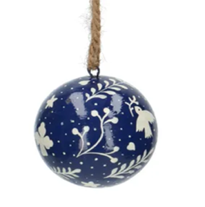 Design floral minimal papier mâché vert boule suspendue de Noël ornement fait main décor festif disponible au prix de gros - Product Image 5