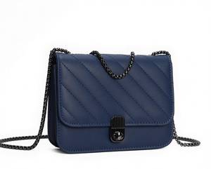 Borsa a Tracolla in Pelle con Catena per Donna - Product Image 3