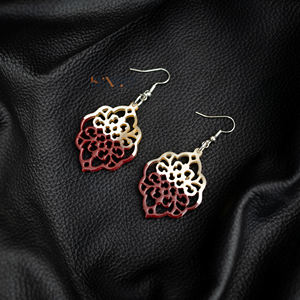 ต่างหูรูปควายรูปดอกไม้ทำด้วยมือจากเวียดนามพร้อมเคลือบแล็กเกอร์สีเขียวครึ่งเม็ดเครื่องประดับแฟชั่นขายส่งตามต้องการ - Product Image 5