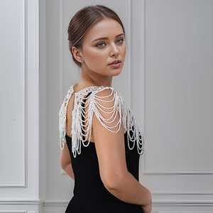 Châle en tricot perlé blanc Bridella VG38A - Drapé doux et enveloppant pour les mariages, les bals et les événements formels - Product Image 2