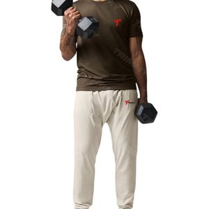 Nouveau T-shirt unisexe vierge de luxe à col montant et impression personnalisée avec logo T-shirt oversize pour hommes Vente en gros Fabriqué au Pakistan - Product Image 3