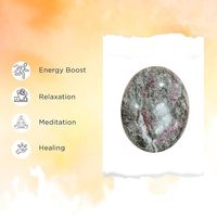 Handgefertigte, polierte, dunkelrote Granat-Matrix-Oval-Handsteine im Großhandel – Kristall-Reiki- & Meditationswerkzeug von KALA CULTURE