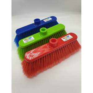 Escoba Profesional de Plástico con Cerdas Suaves y Mango de Plástico para Limpieza del Hogar y Jardín - Product Image 4