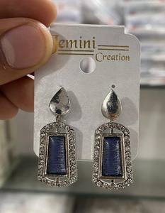 Dernières boucles d'oreilles bijoux en gros indiens de créateur fantaisie nouvelles collections pour femmes collection de boucles d'oreilles élégantes 2024 femmes et fille - Product Image 3