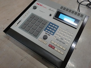 แบรนด์ยอดนิยม MPC60 MK1 รุ่นใหม่ล่าสุด เครื่องจำลองเสียงและเครื่องตั้งลำดับเสียง ขายดี - Product Image 1