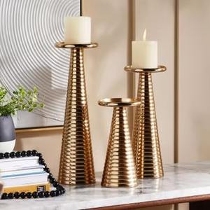 Porte-bougie en métal doré brillant, élégant accent décoratif pour centre de table et décoration intérieure - Product Image 2