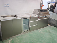 Cuisine extérieure modulaire personnalisée en acier inoxydable avec îlot barbecue, évier, robinet, charnières, tiroirs, paniers, portes vitrées, résistante au feu, prête à l'emploi