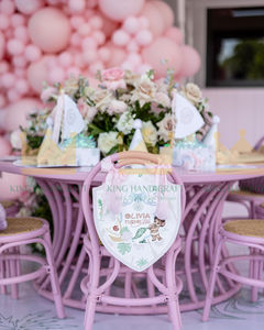 Mesa y sillas redondas moradas de ratán para niños para fiestas de cumpleaños: seguras, elegantes y perfectas para celebraciones llenas de diversión - Product Image 1