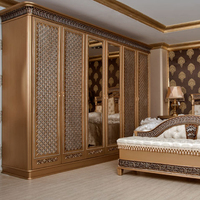 Luxuriöses Europäisches Klassisches Massives Mahagoni Yasmin Schlafzimmer-Set mit Hochwertiger Handgeschnitzter Verzierung und Goldfinish